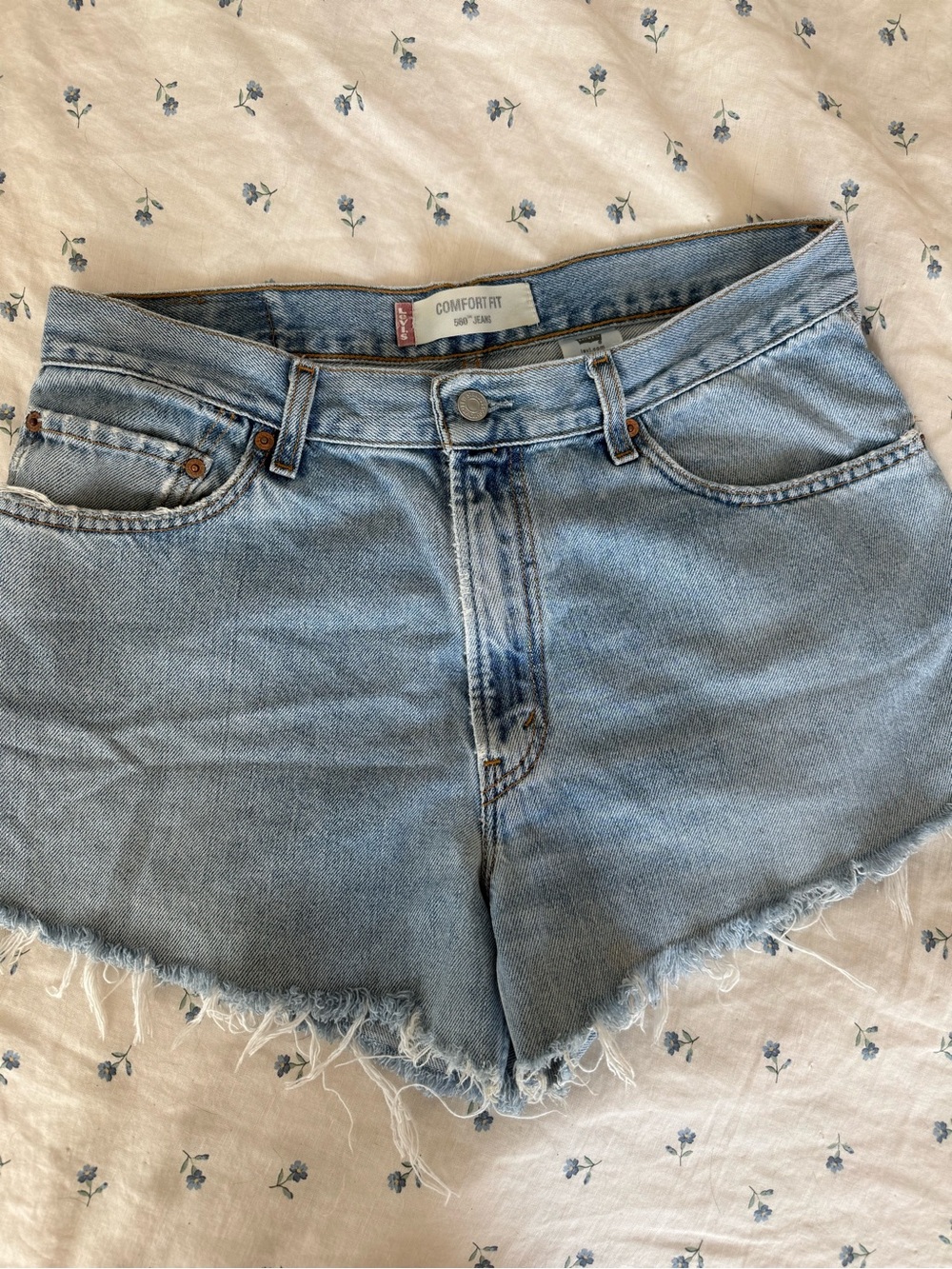 Vintage Levi's 560 Shorts